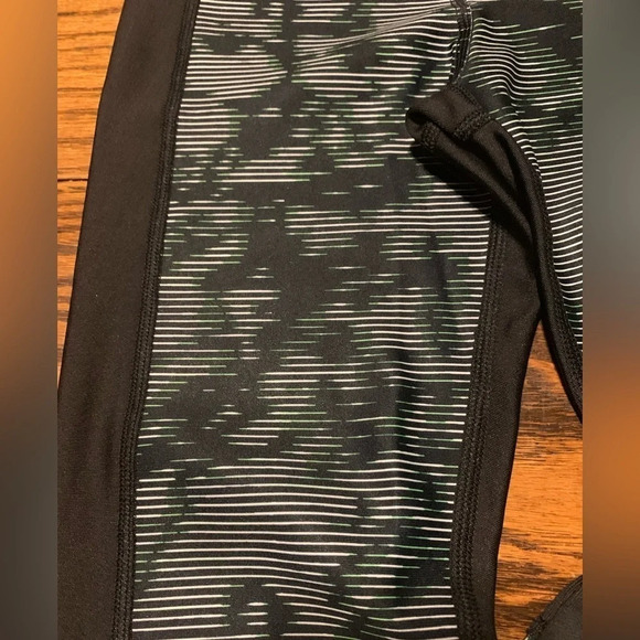 Under Armour HeatGear Legging, Black/Metallic Silver, X-Small - Picture 5 of 10